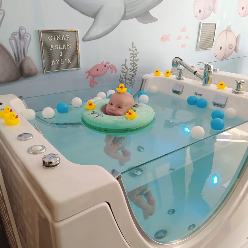 Floating Suda Dans Bebek Spa Merkezi